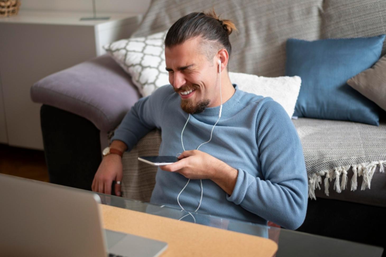 Рабочее пространство команды Democracx в офисе Talan Towers